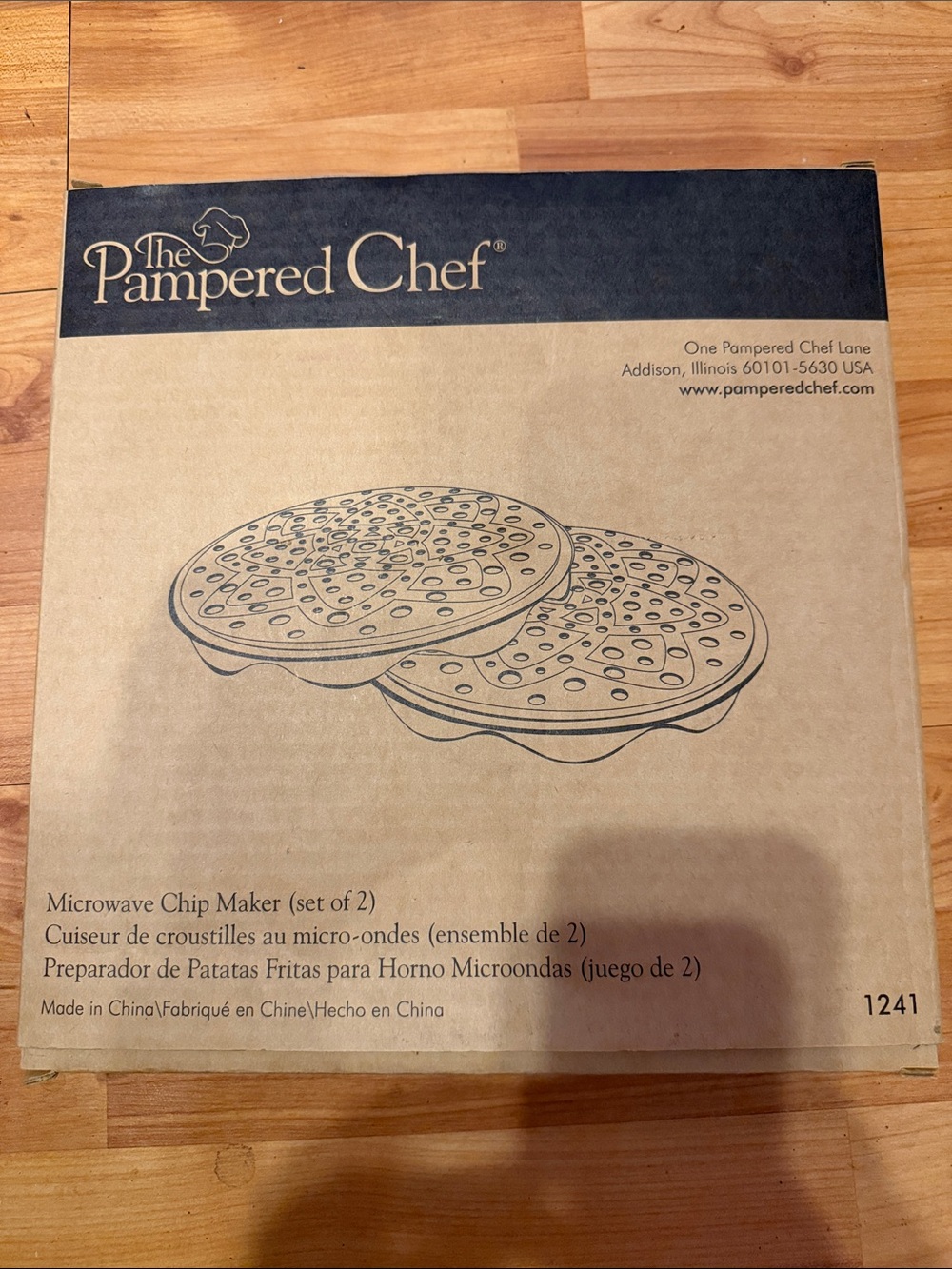 The Pampered Chef Microwave Chip Maker - Tan and Black Packaging